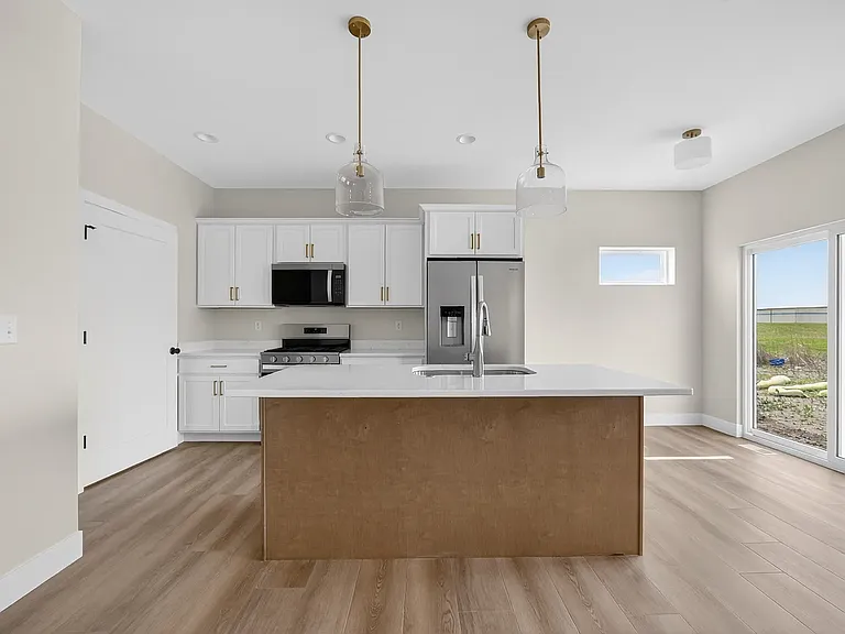 1275 Eisenhower Blvd — Photo 23