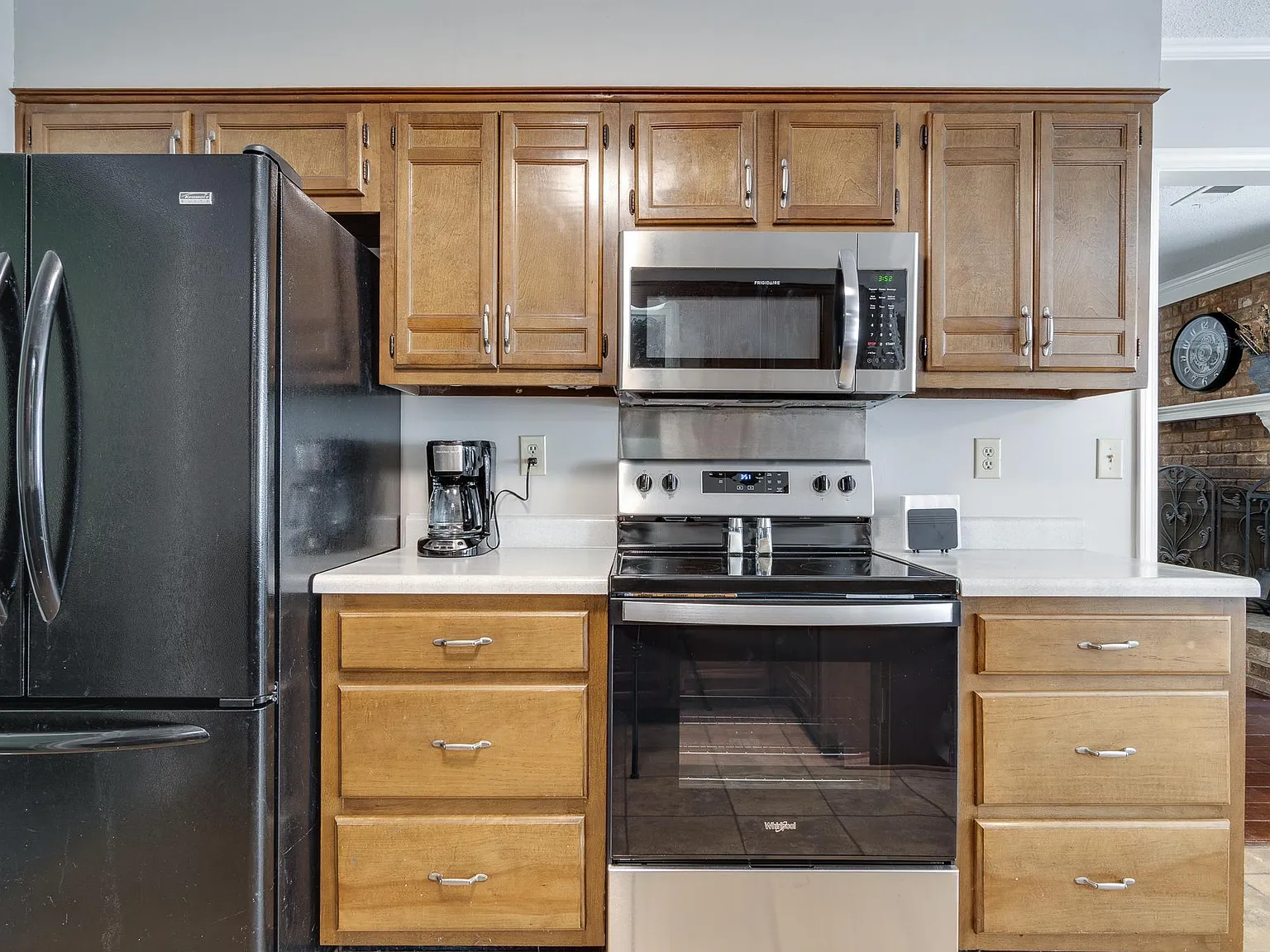 3 bed, 1741 sqft, $4,000 — Photo 4