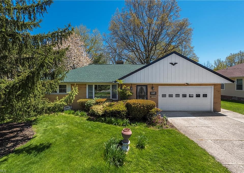 1st image of 647 Meadowlane Dr
