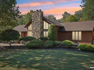 766 Natures Way, Franklin Lakes, NJ, 07417