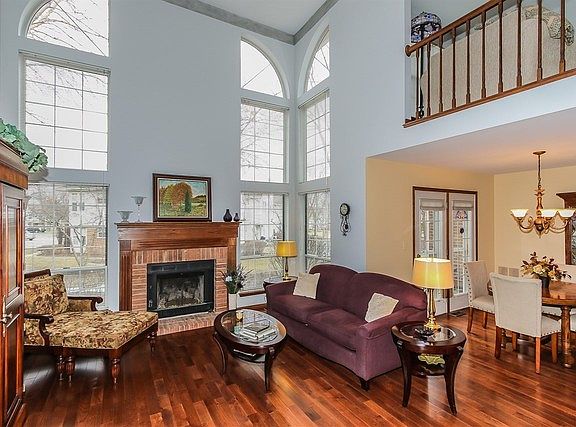 3rd image of 2154 Camden Ln