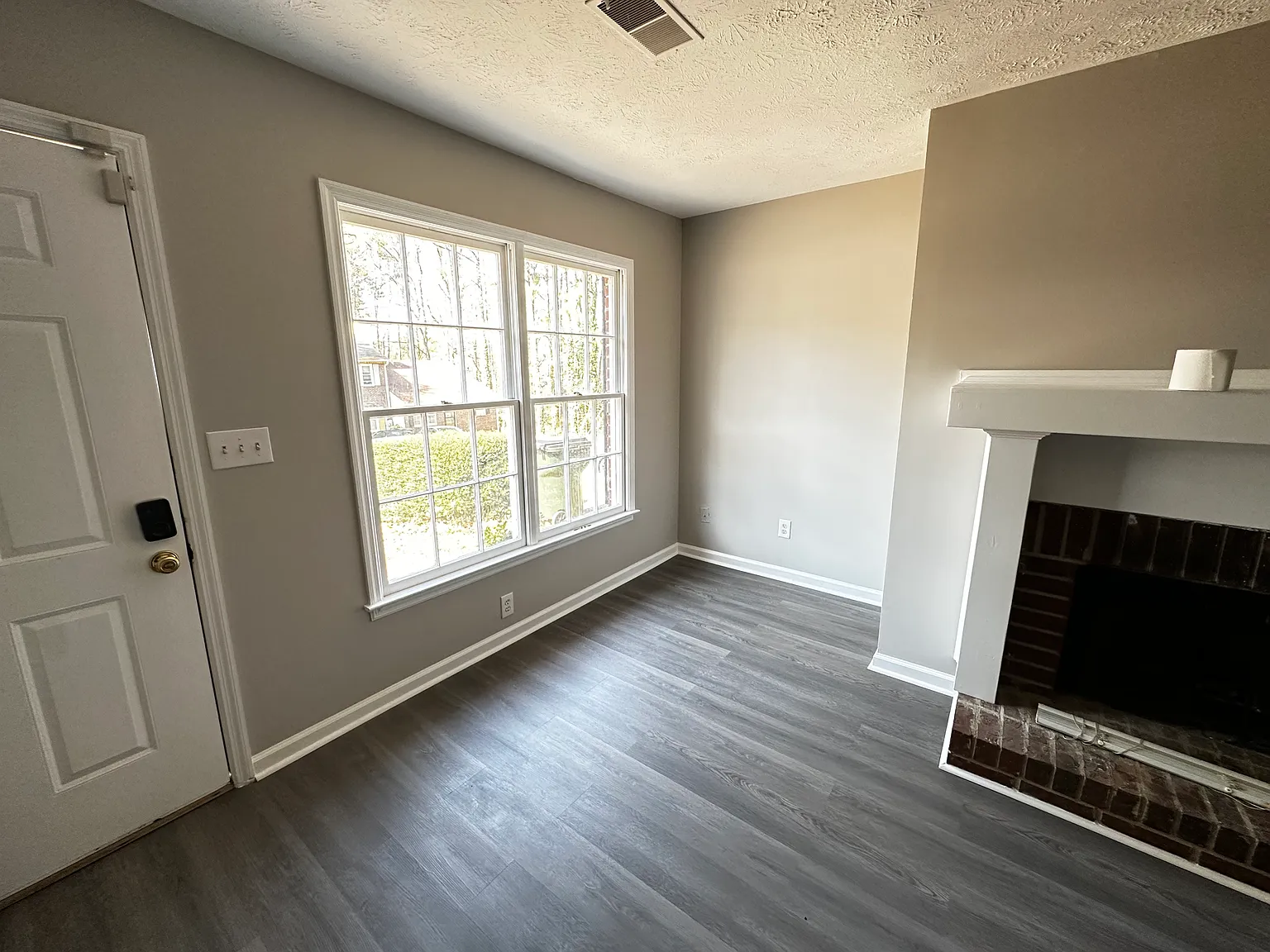 2 bed, $1,800 — Photo 4