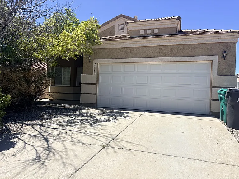 7180 Husky Dr NE — Photo 1