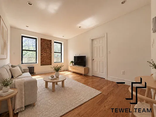 Living room, photo 2