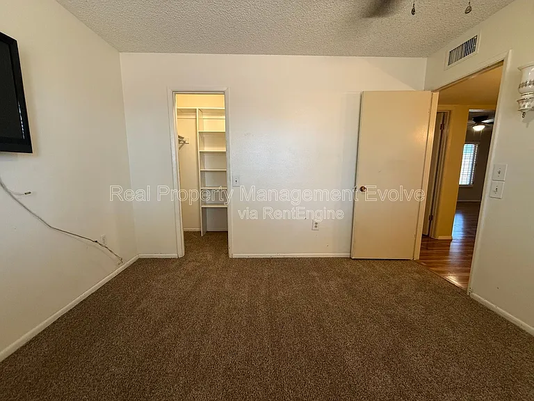 17026 N 96th Ave — Photo 13