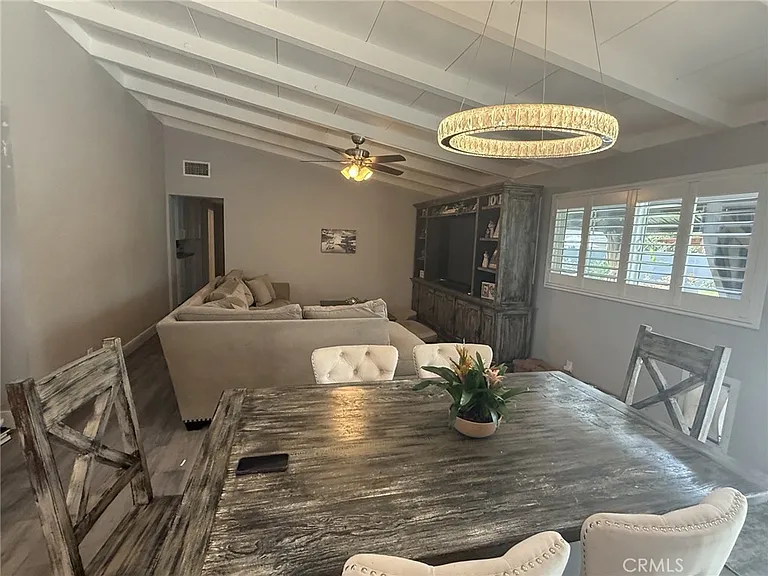 2447 Clarke Ave — Photo 11