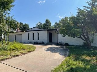 932 Windsor Rd, Chanute, KS 66720