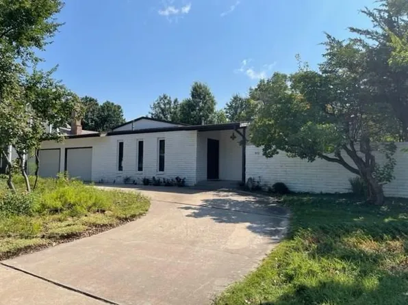 932 Windsor Rd, Chanute, KS 66720