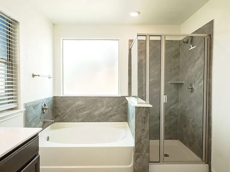 5527 Castle Brook Dr — Photo 14