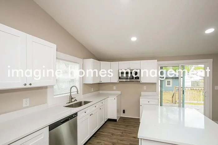1118 N Parker Ave — Photo 7