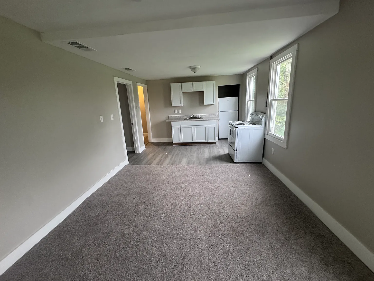 3 bed, 832 sqft, $1,000 — Photo 4