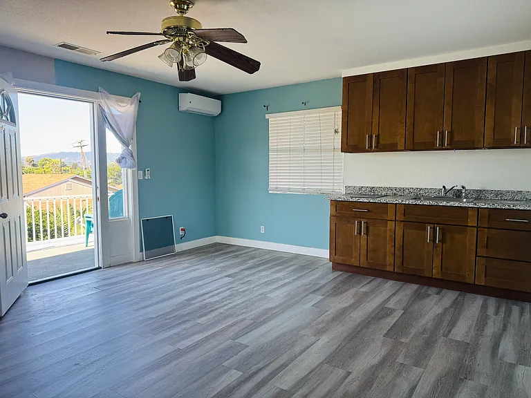 2102 Overhill Rd #C — Photo 2