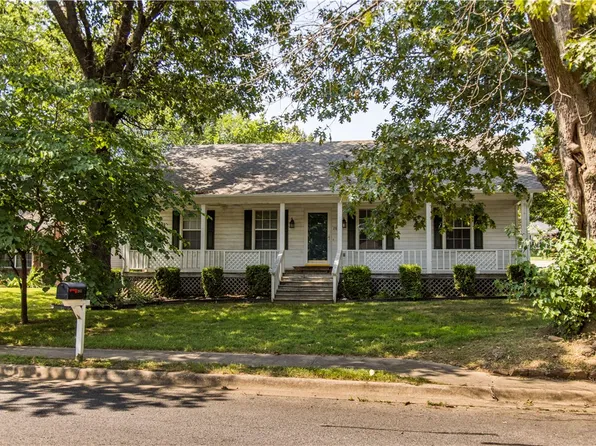 2812 Carley Pl, Springdale, AR 72762