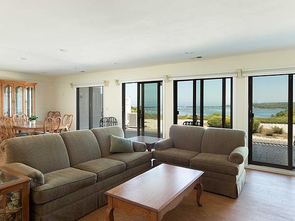 4th image of 15 Watersedge Way