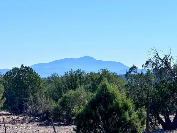 145 NE Reckless Ln, Ash Fork, AZ 86320