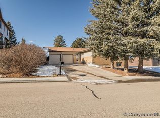 6850 Valley View Pl, Cheyenne, WY 82009