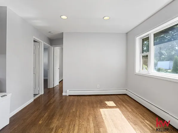 118-27 Lakeview Boulevard East image 8 of 14