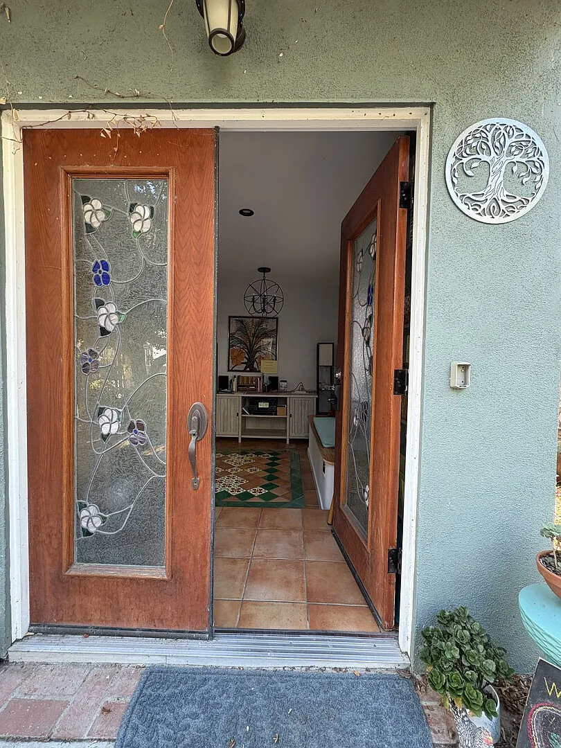 Cozy Hideaway — Photo 1