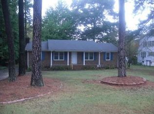 2610 Pinecroft Rd, Greensboro, NC 27407