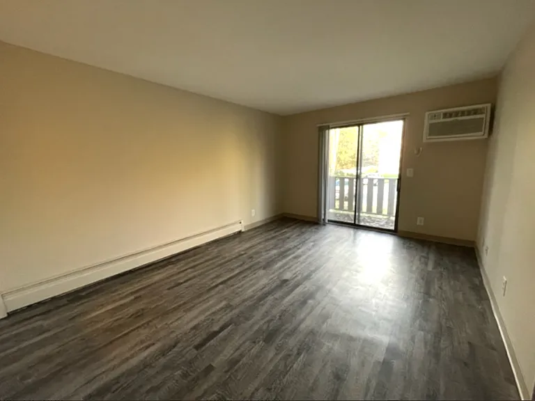 Oak Valley Apartments — Photo 43