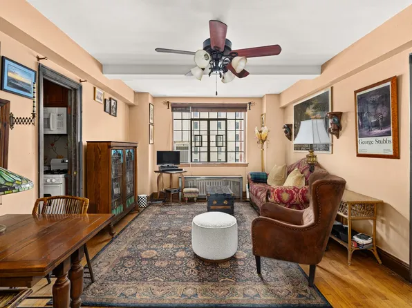 81 Irving Place 10D image 2 of 7