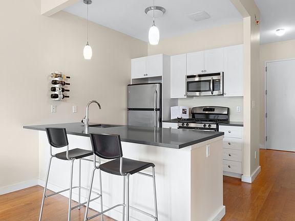 2nd image of 226 15th St APT 3B