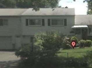 348 Spring Valley Rd, Paramus, NJ 07652