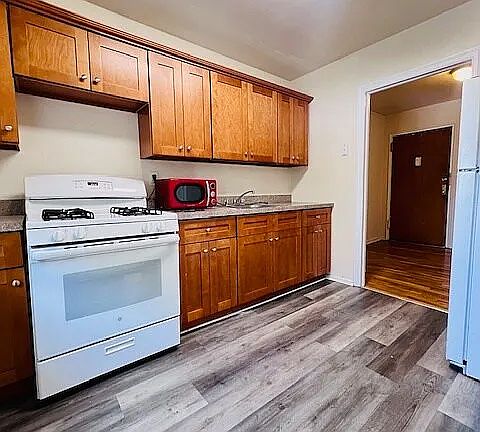 1st image of 403 Park Ave APT H