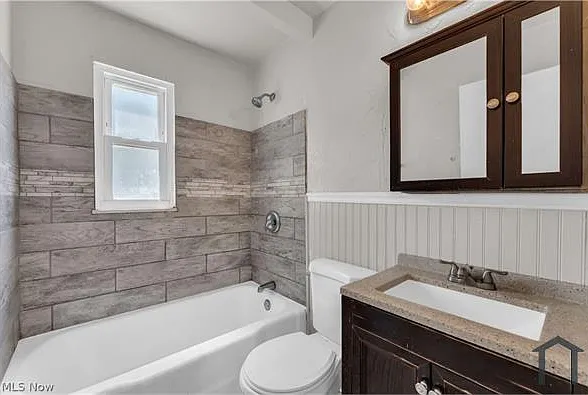 15902 Maplewood Ave — Photo 18