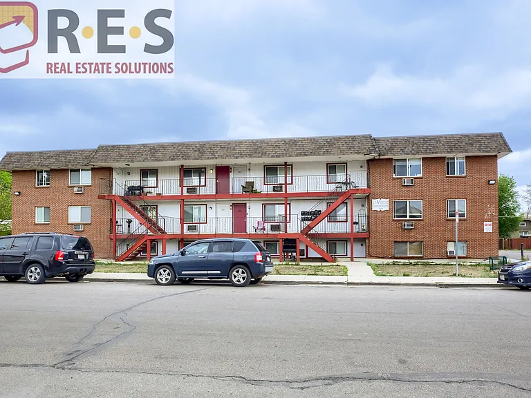 1080 S Eliot St #302 — Photo 1
