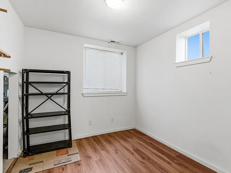 2034 S Broxon St — Photo 32