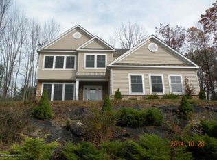 105 Blossom Ct, East Stroudsburg, PA 18301
