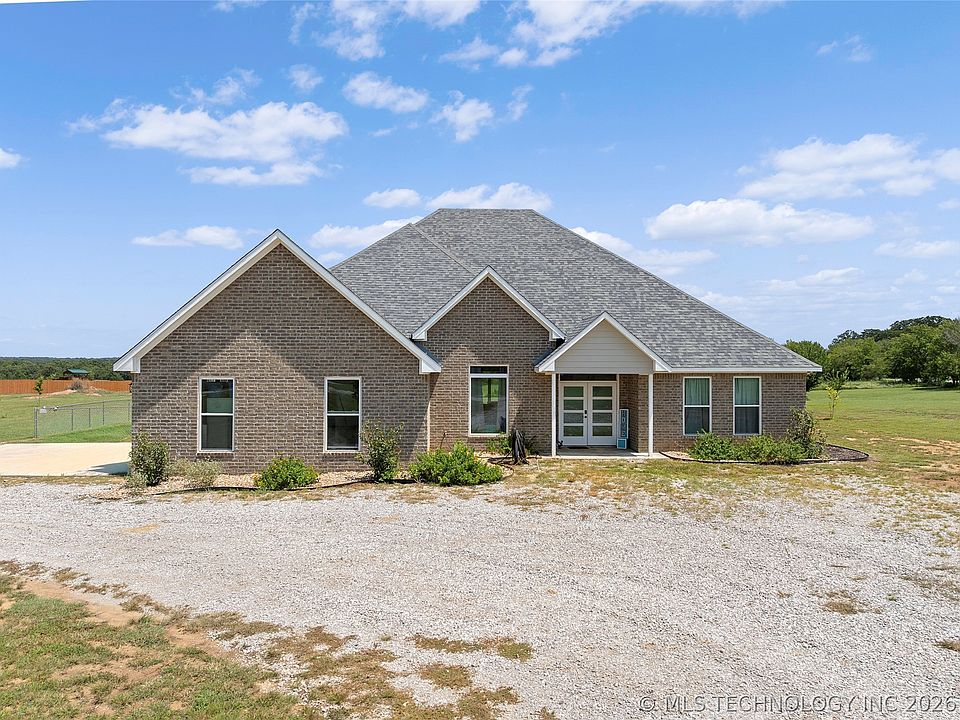 1st image of 30 Lobo Ln