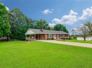 147 Windover Ln, Winston Salem, NC 27107