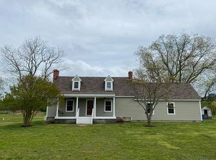 9423 Johnsontown Rd, Birdsnest, VA 23307