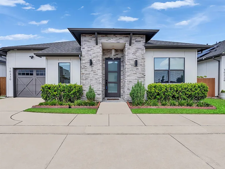 10330 Grove Row Ave — Photo 4