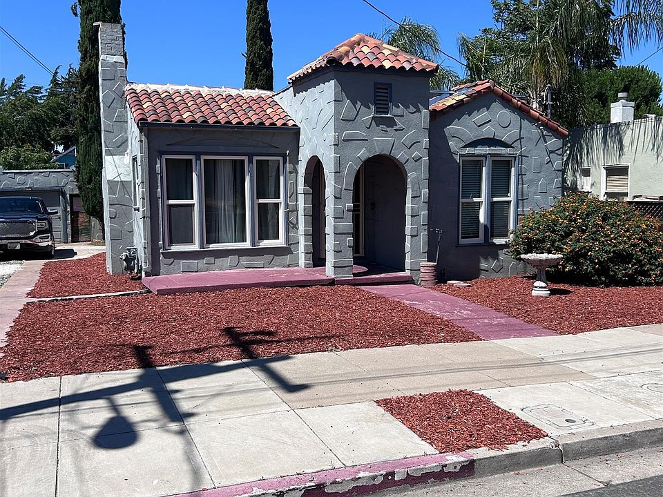 1st image of 408 W 10th St
