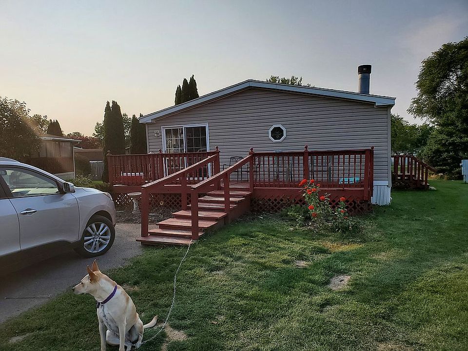 1st image of 412 Mountain Ash Dr