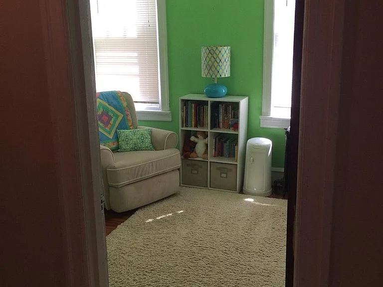 middle bedroom