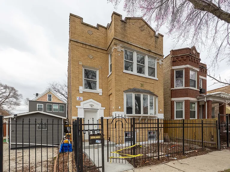 1016 N Hamlin Ave — Photo 11