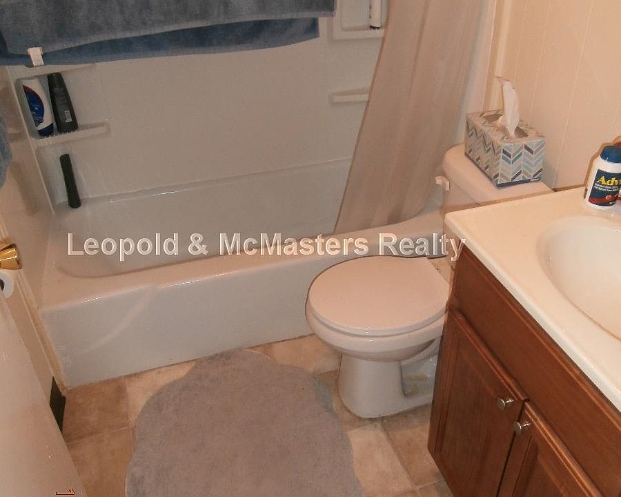 2nd image of 1128 Commonwealth Ave APT B