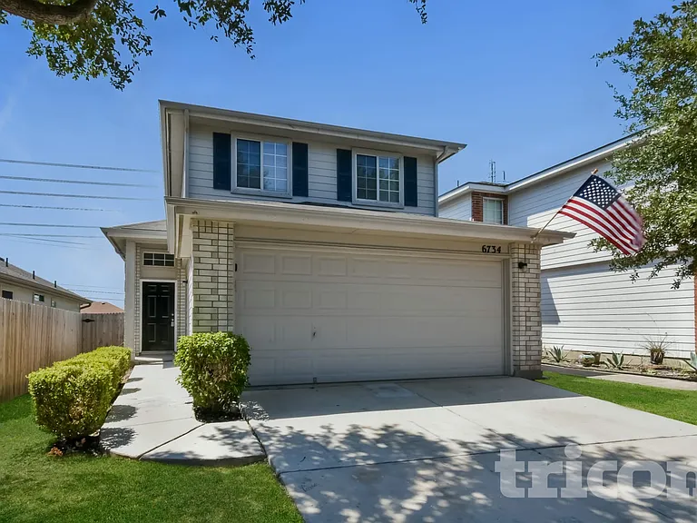 6734 Sandy Point Dr — Photo 2