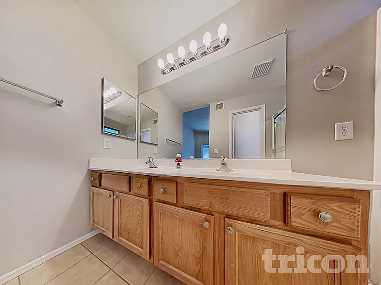 25683 W Saint Kateri Dr — Photo 11