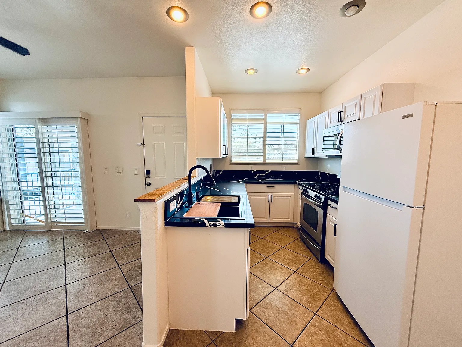 2 bed, 931 sqft, $1,495 — Photo 4