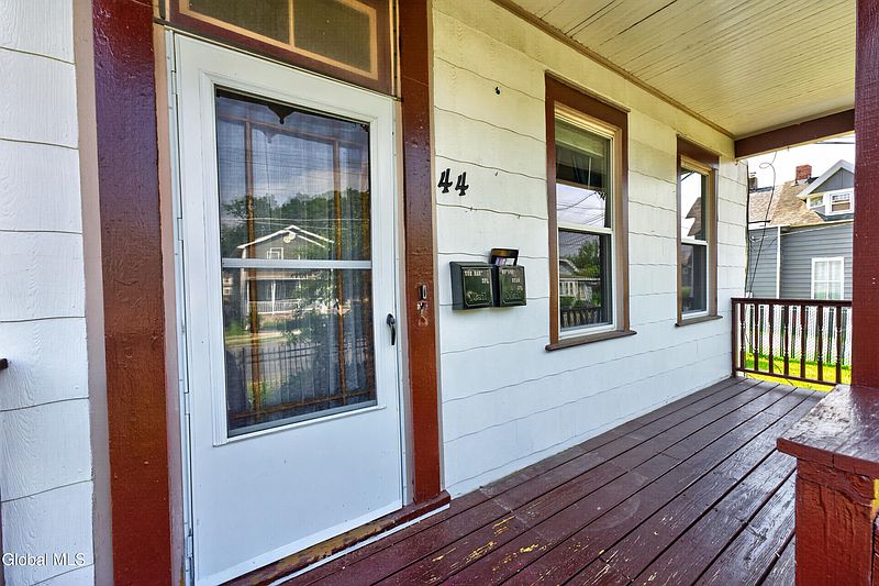 4th image of 44 Masten Avenue