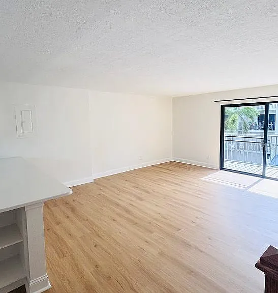105 4th Ave NE #223 — Photo 8
