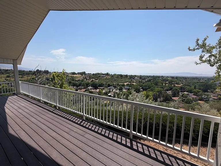 1835 N Beechwood Dr — Photo 10
