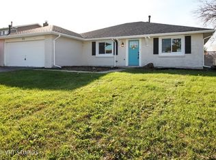 32 Wedgewood Rd, Matteson, IL 60443