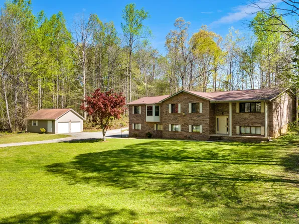 1502 Donna Dr, Lenoir City, TN 37771