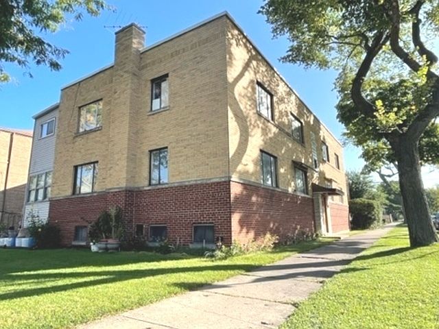 1st image of 2754 W Berwyn Ave APT 1E